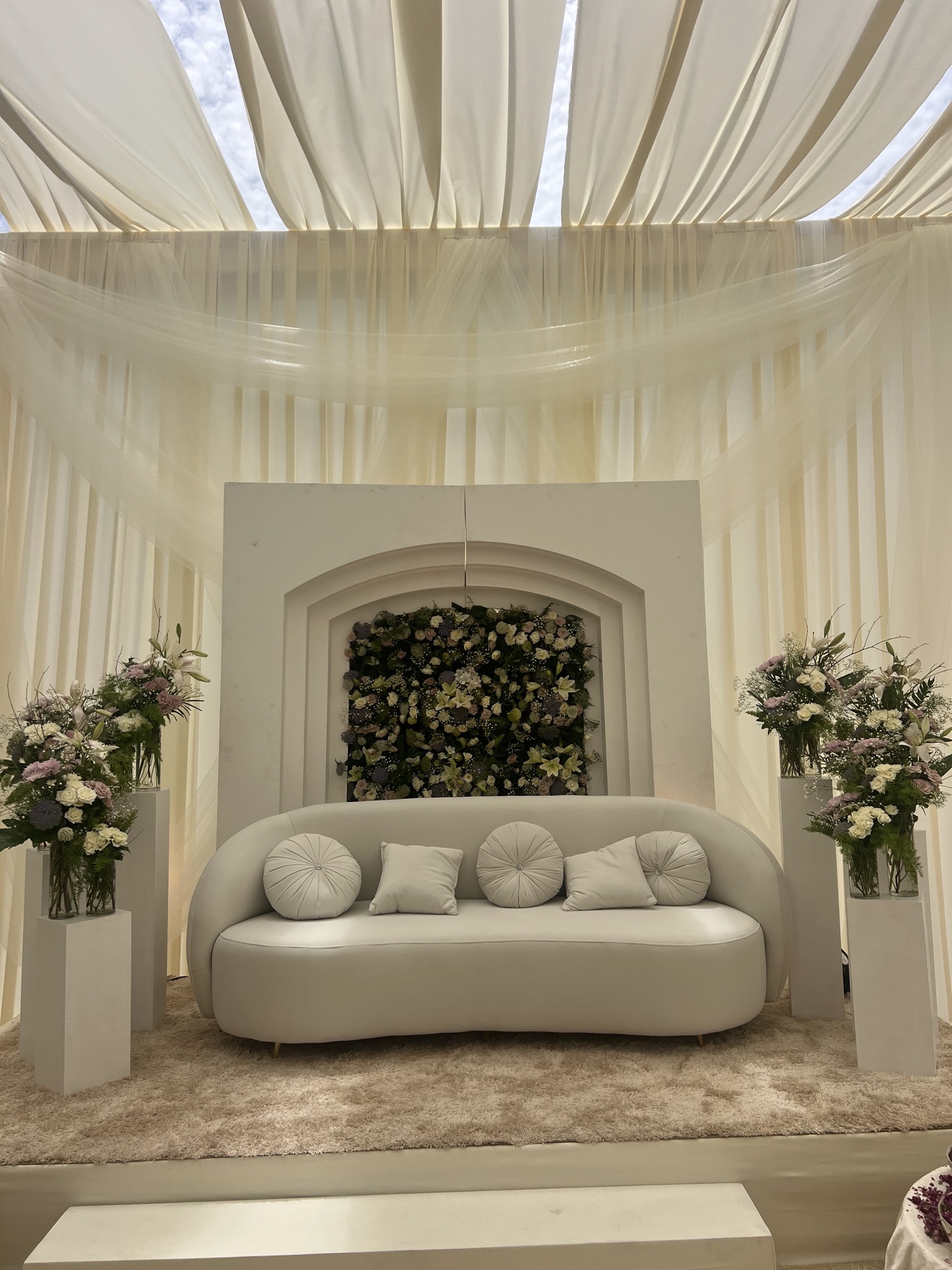 Décor de cérémonie, arche florale